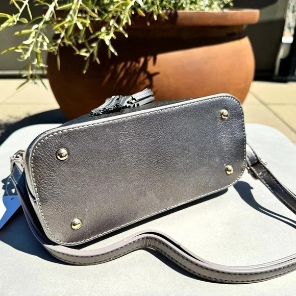 NWT Crossbody Tassel Zipper Puller Accent Two Tone Bag WHITE - Picture 7 of 12